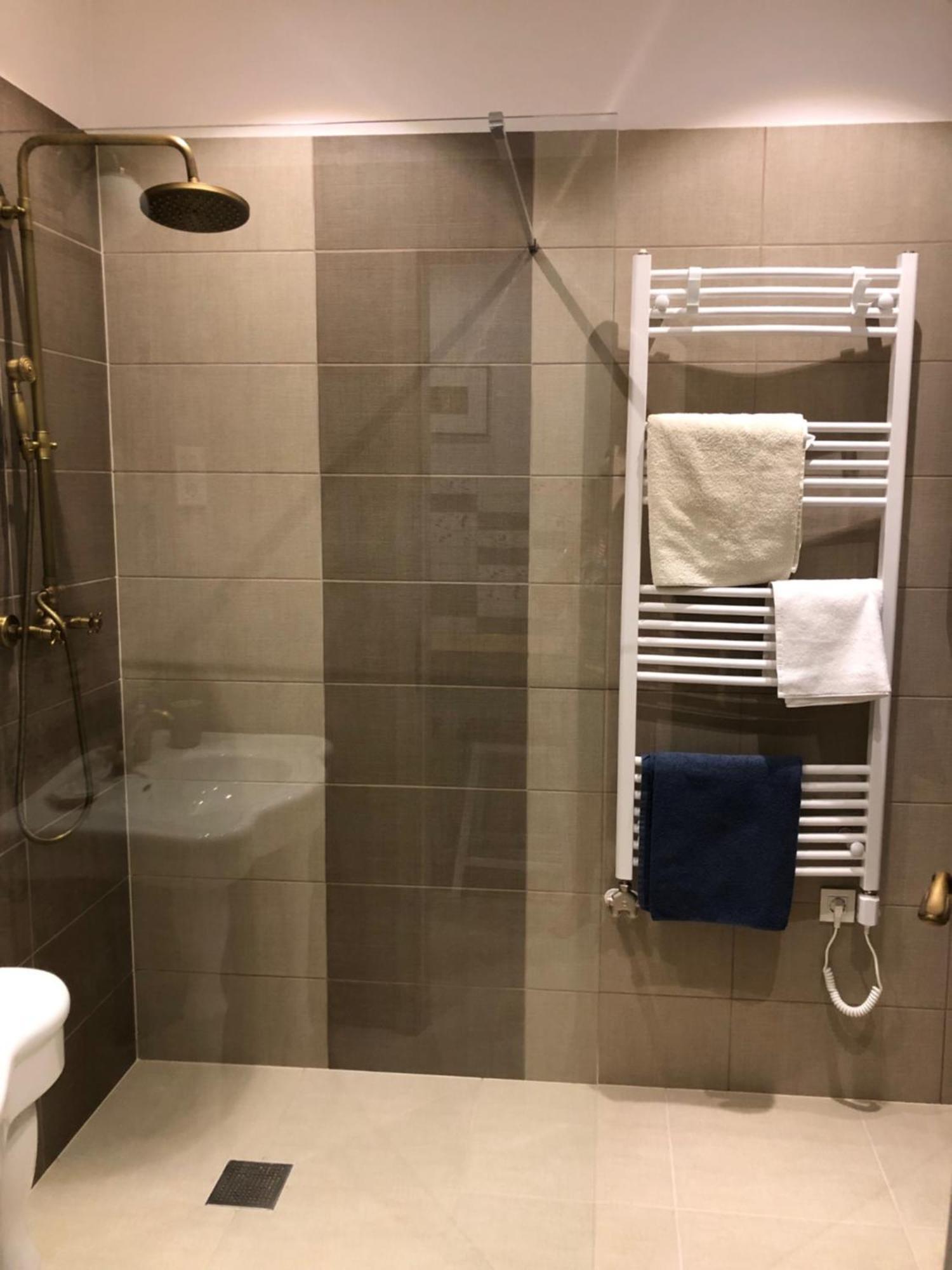 All In Apartman V. Boedapest Buitenkant foto